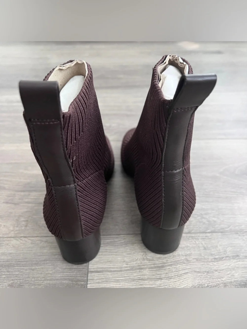 Everlane dark slightly outsole